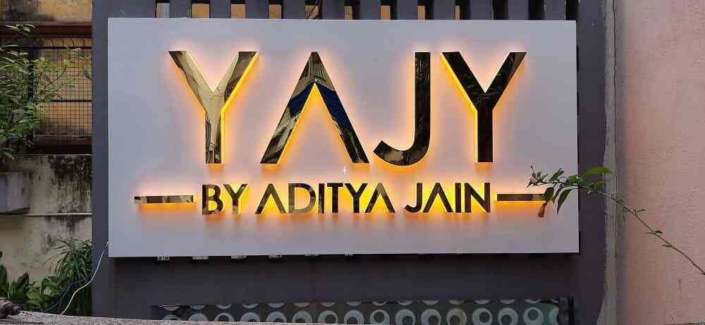 Clear Mirror Finish Sign Board